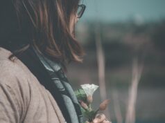 Empowerment and Identity: Insights from Sara Sadik’s Conversation Moroccan-British journalist Sara Sadik speaking at a discussion on empowerment and identity within the Maghrebi diaspora