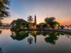 Exploring Halal Lifestyle Townships in India: The Case of Mumbai A bustling halal lifestyle township in Mumbai with mosques, shops, and residents