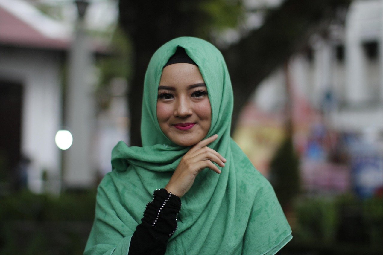 Rising Tides: The Empowerment of Modest Fashion in Western Academia for Algerian, Tunisian, and Moroccan Diaspora