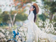 Navigating the Tunisian Fashion Scene: A Balance between European Influences and Regional Identity Woman wearing traditional Tunisian dress with modern European influences
