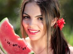 Savoring the Fusion of Flavors: Pair Seared Tuna with Sweet Watermelon – A Moroccan-Inspired Entrée Seared tuna and sweet watermelon on a Moroccan plate