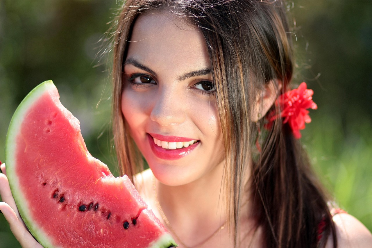Savoring the Fusion of Flavors: Pair Seared Tuna with Sweet Watermelon – A Moroccan-Inspired Entrée