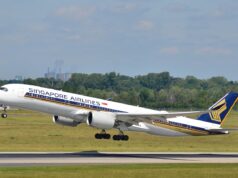 Clarifying SIA’s Muslim Meals: A Comprehensive Look into Singapore Airlines’ Halal-Certified Offerings Singapore Airlines Halal Meals being served to passengers in an aircraft