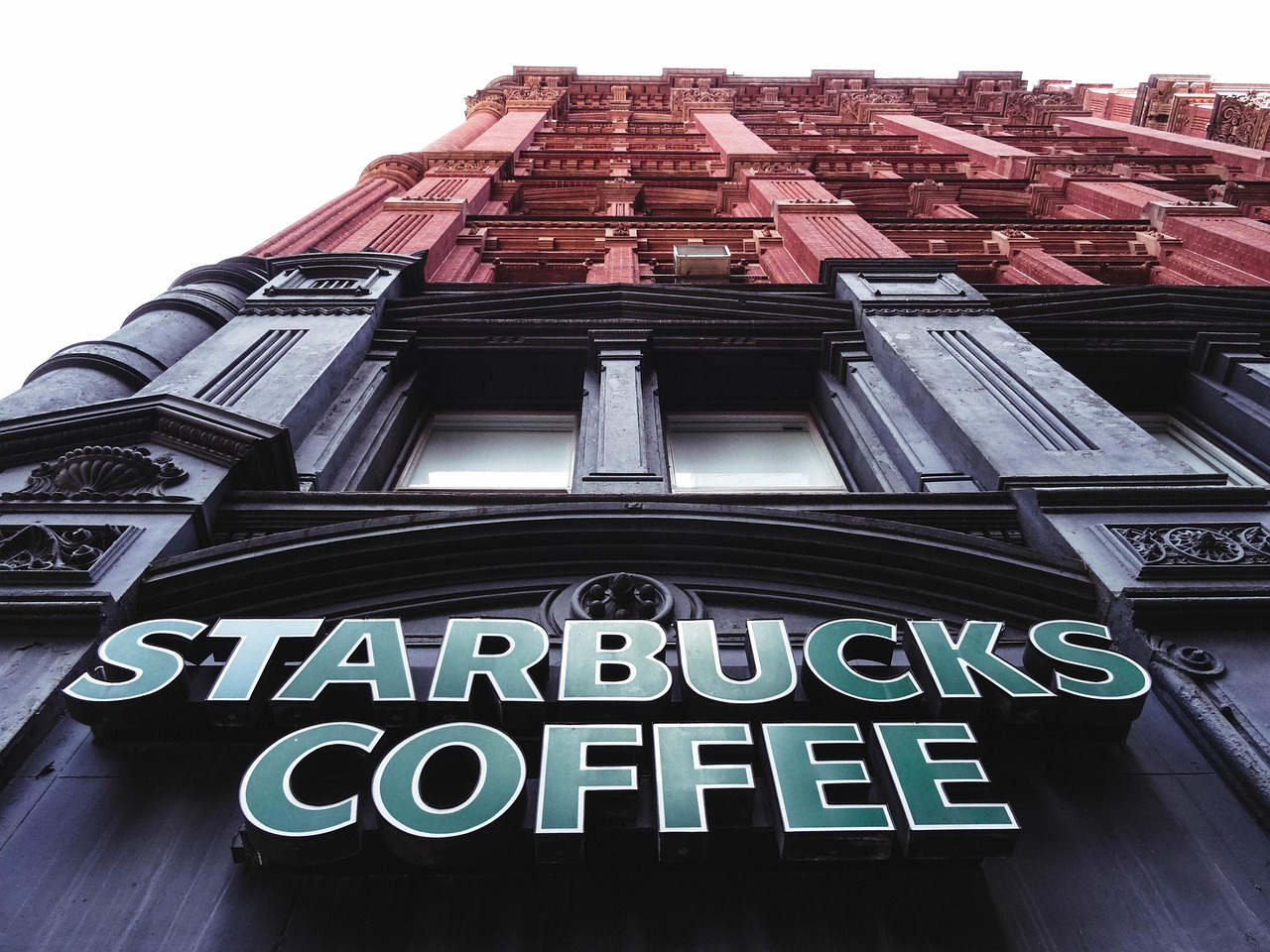 A New Haven for Maghrebi Coffee Lovers: Starbucks Singapore and the Significance of Halal Certification