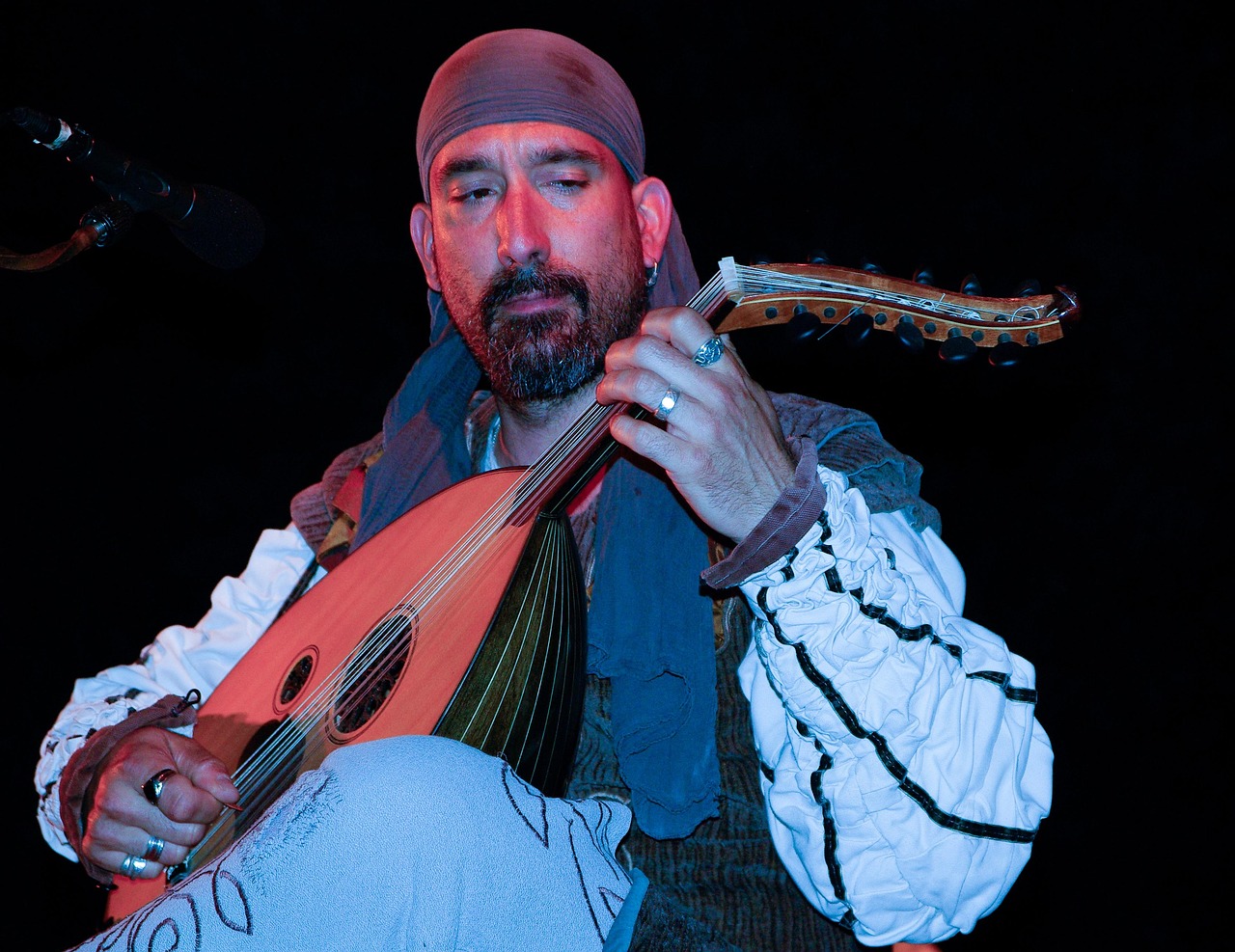 Remembering the Life and Legacy of Berber Troubadour Idir
