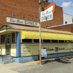 A Comprehensive Guide to Halal Food Options for Algerian Fans in Lawrence
