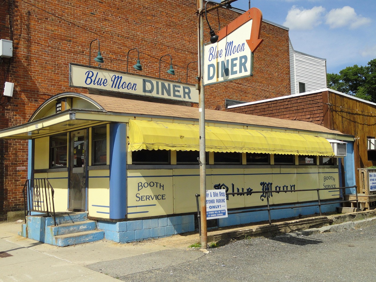 Algerian family enjoying halal food at a restaurant in Lawrence, Massachusetts