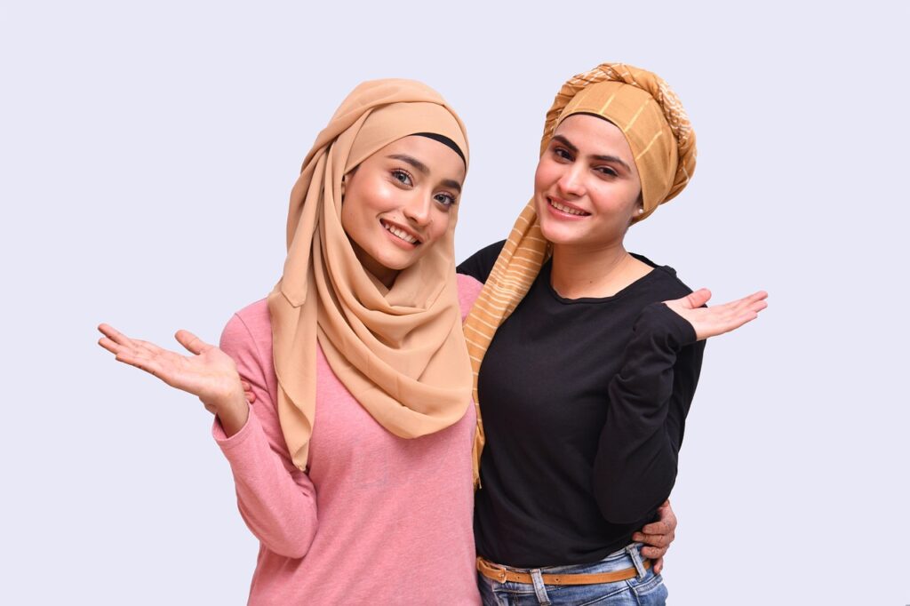 Exploring the Impact of Contemporary Muslim Women’s Fashion on Modest Style: A Journey Through the Maghrebi Diaspora