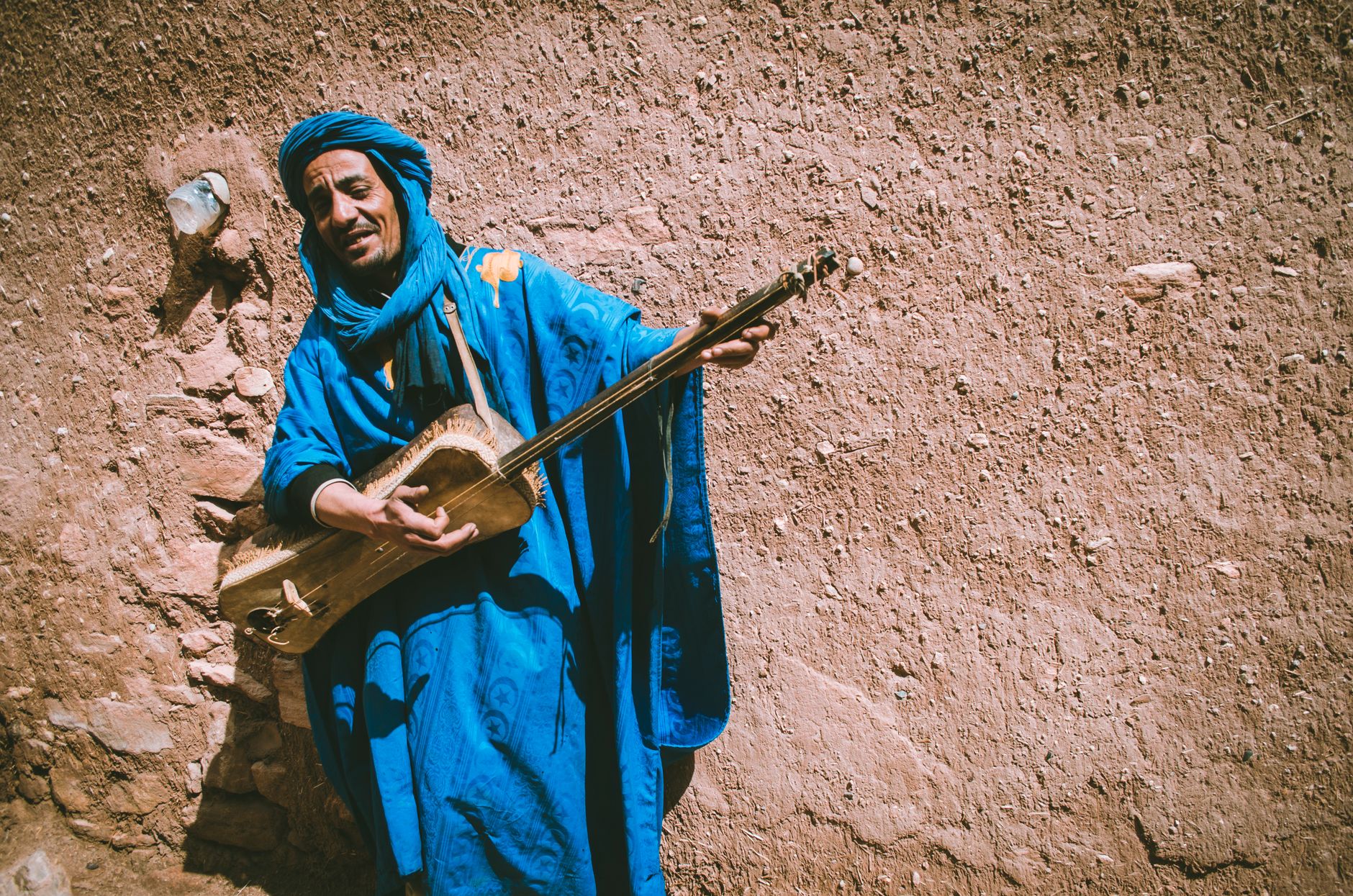 Remembering the Legacy of Berber Troubadour Idir: A Cultural Tribute